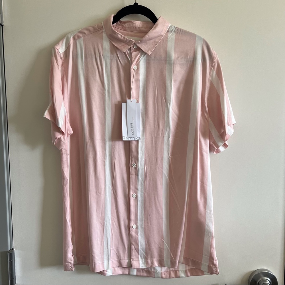Bershka pink and white button down. M